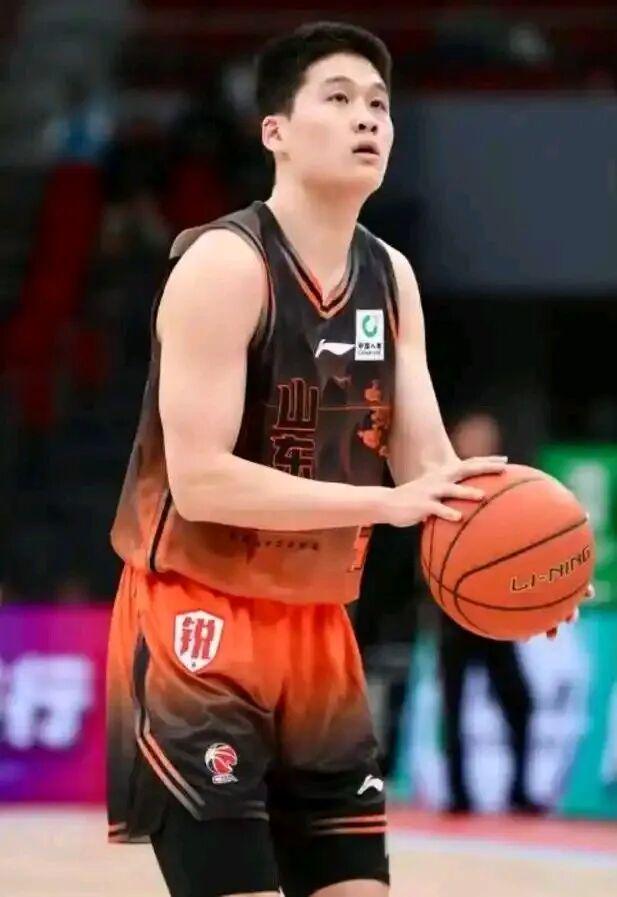 马西莫毛罗:尤文重建需要很久,科莫踢得漂亮有望争冠